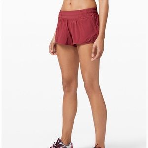 Lululemon Hotty Hot Short 2.5 - Light Pink
